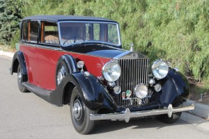 1939 Rolls-Royce Wraith Landaulet by H.J. Mulliner.  Listed in Dalton's Coachbuilt Rolls Royce book. Lovely condition, wonderful in operation!  Photos momentarily.